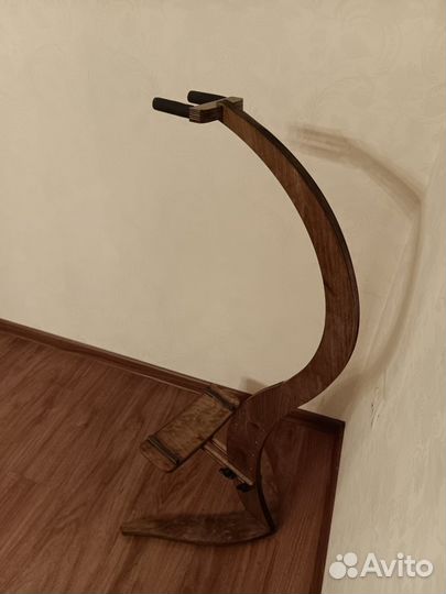 Стойка подставка для гитары деревянная