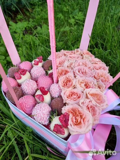 Клубника в шоколаде в сердце с Шаром