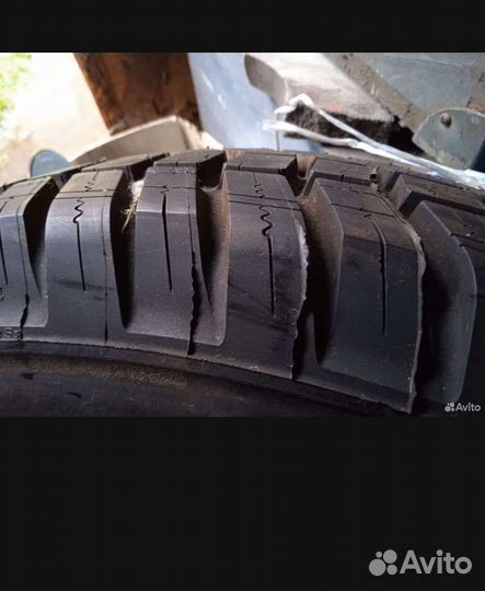 Michelin X Radial 235/75 R15
