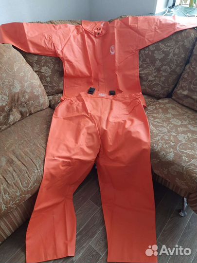 Прорезиненный комбинезон