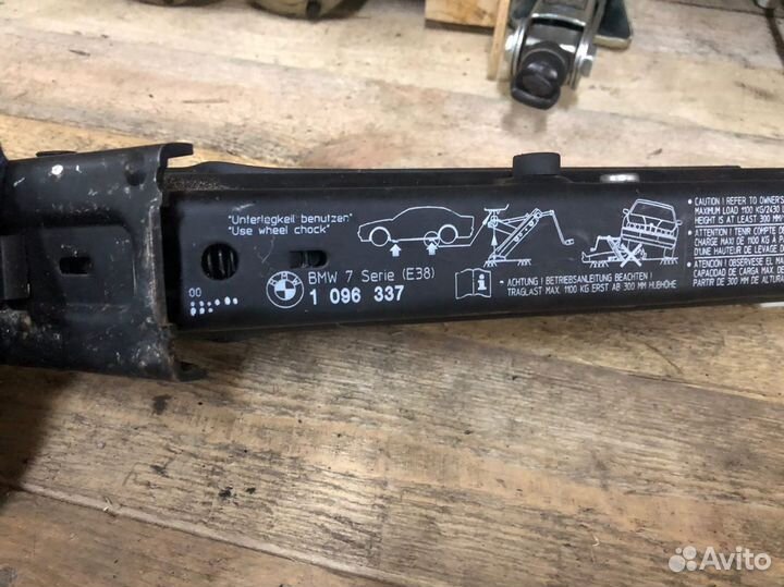 Домкрат оригинальный BMW E39 e46 e38 e60