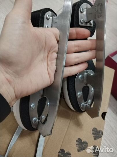 Коньки для девочки 30р