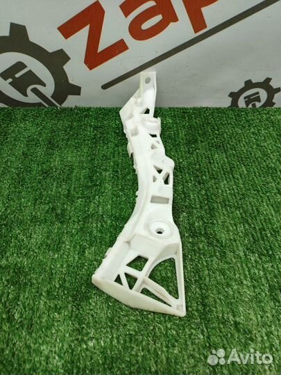 Крепление бампера заднее правое Mazda 3 BK