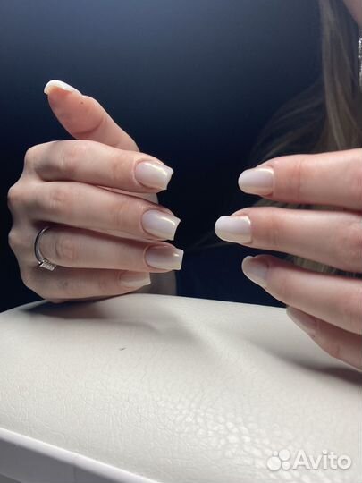 Модель на маникюр