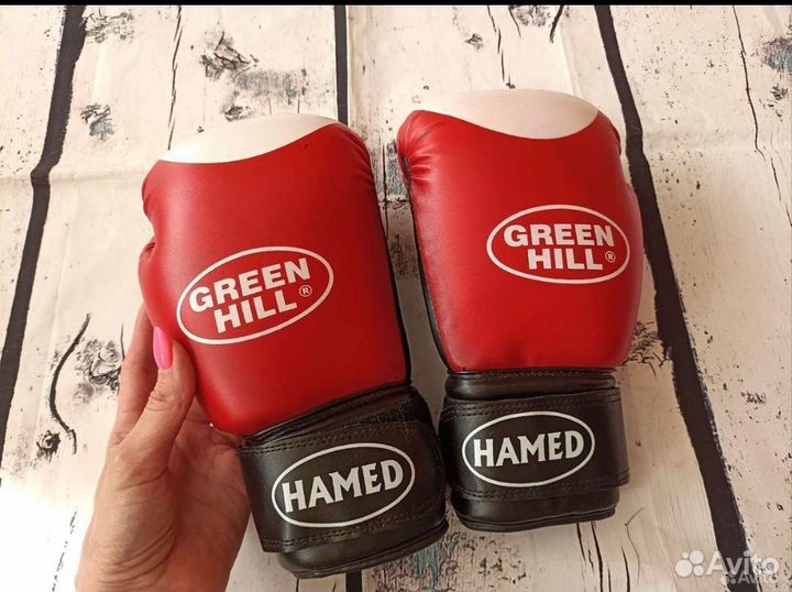 Боксерские перчатки