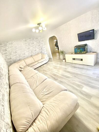 4-к. квартира, 85 м², 2/5 эт.