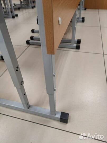 Школьная парта со стулом