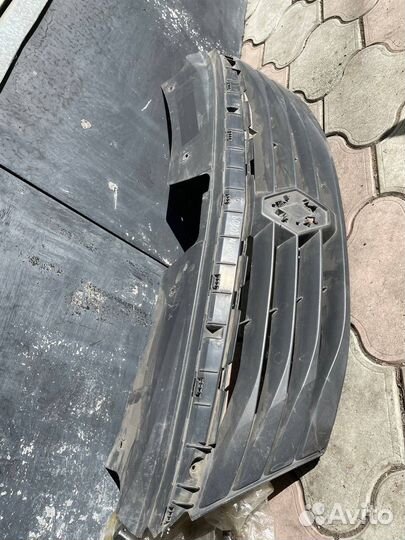 Решетка радиатора логан