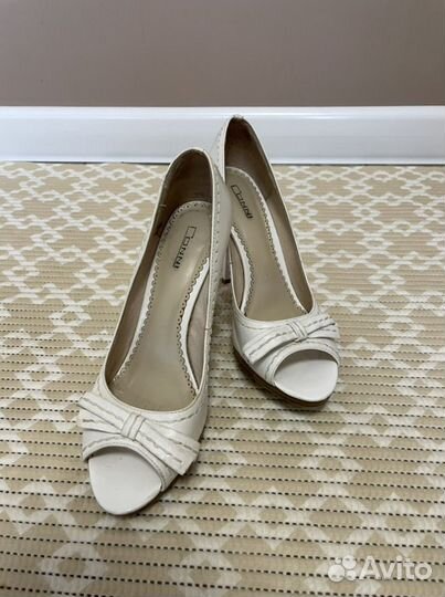 Туфли белые 38-39 размер