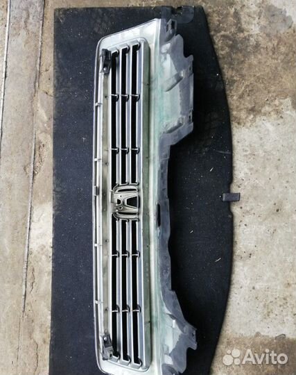 Решетка радиатора Honda Stepwagon RF2/RF1