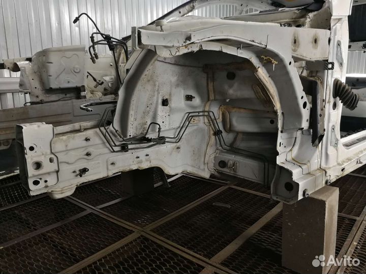 Лонжерон передний мерседес 212