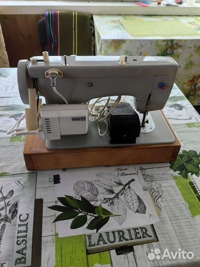 Швейная машина Подольск 142