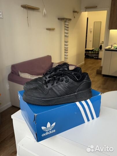 Adidas rivalry low 28см 44