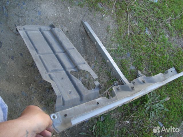 Витц Рамка радиатора Toyota Vitz 99-05