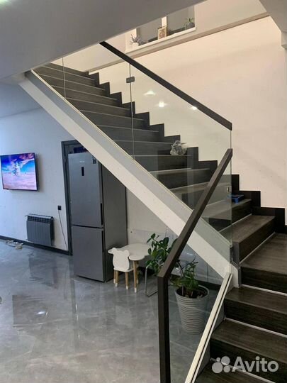 Стеклянные перила для лестниц