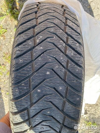 Yokohama Ice Guard IG65 215/65 R16 120T