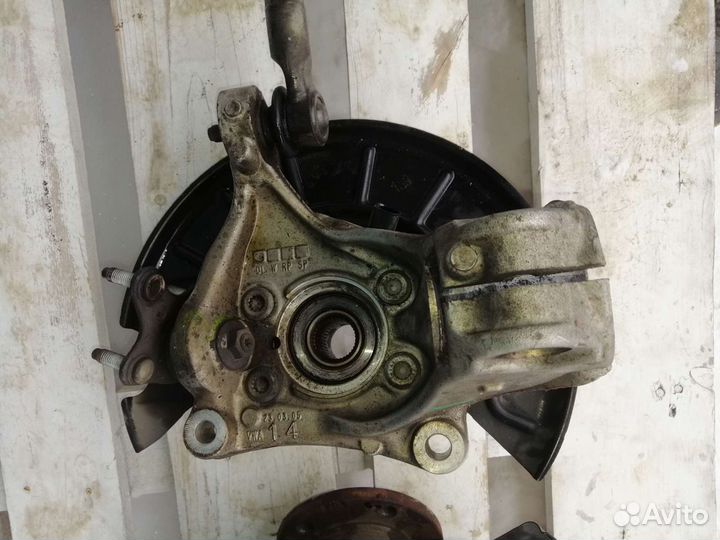 Поворотный кулак передний vw passat