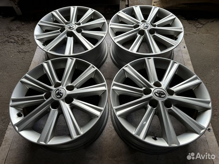 Оригинальные диски R17 5x114.3 Toyota Camry 50