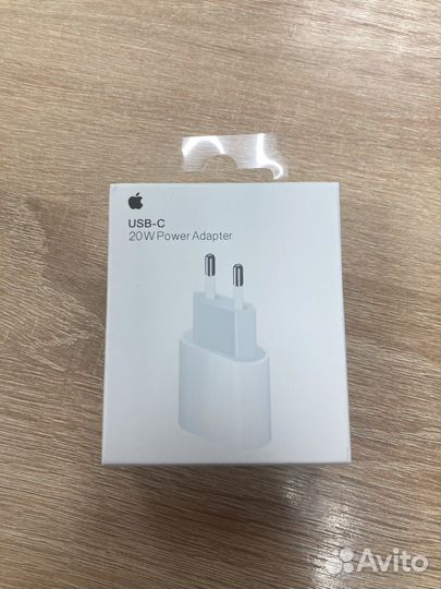 Зарядный блок Apple 20W USB-C