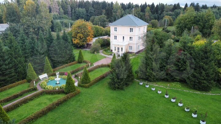 Коттедж 250 м² на участке 50 сот.