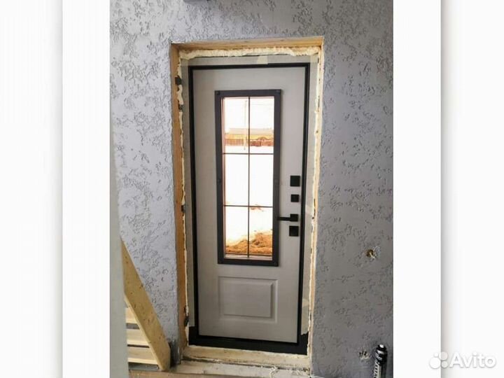 Стальная дверь Терморазрыв 3К Эльбрус с окном и ан