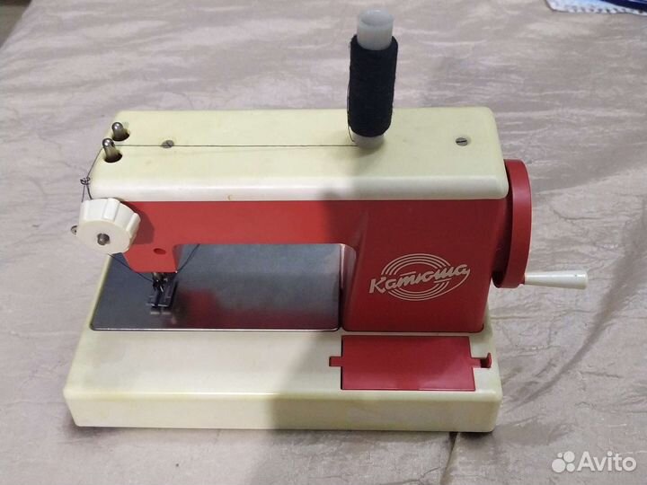 Детская швейная машинка 1994г