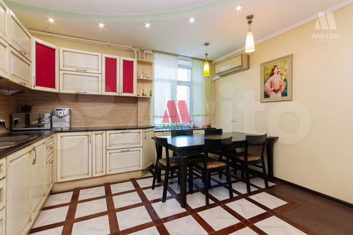 4-к. квартира, 109 м², 2/5 эт.