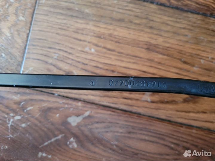 Mercedes W164 X164 поводок стеклоочистителя правый