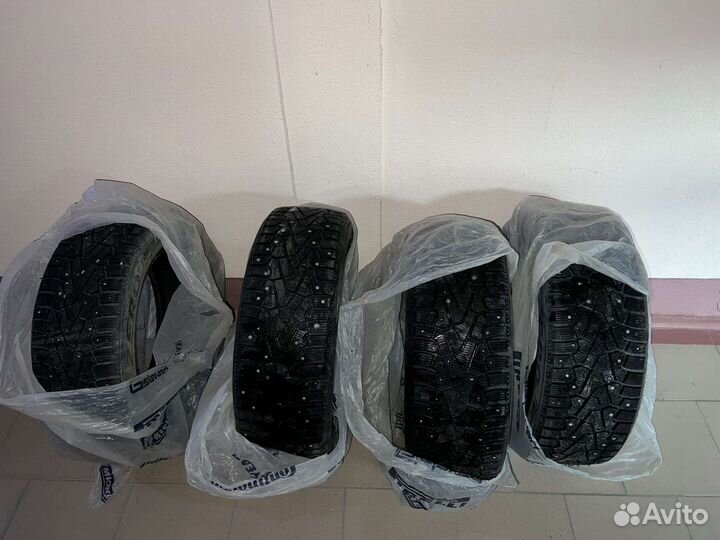 Pirelli Ice 215/55 R18