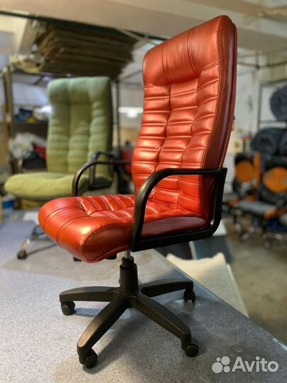 Офисное кресло
