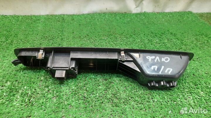 Кнопка стеклоподъемника передняя правая Renault