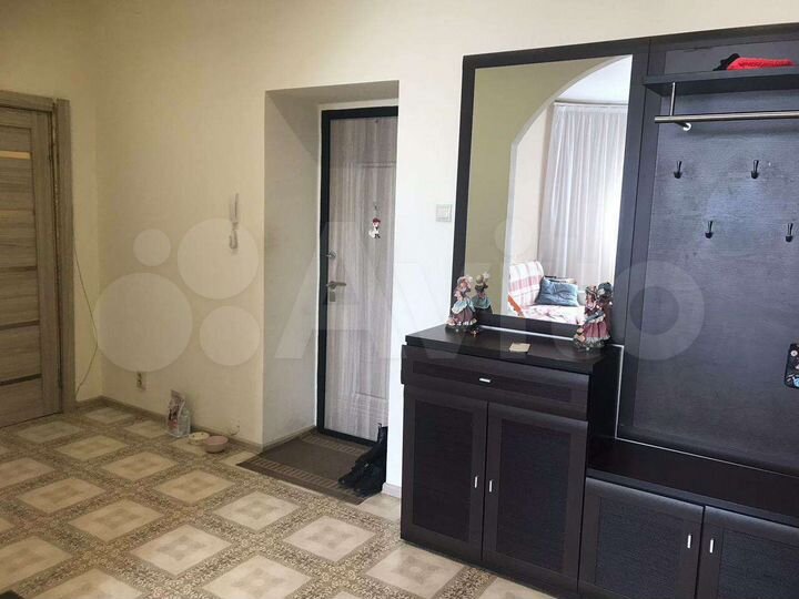 2-к. квартира, 73 м², 8/8 эт.