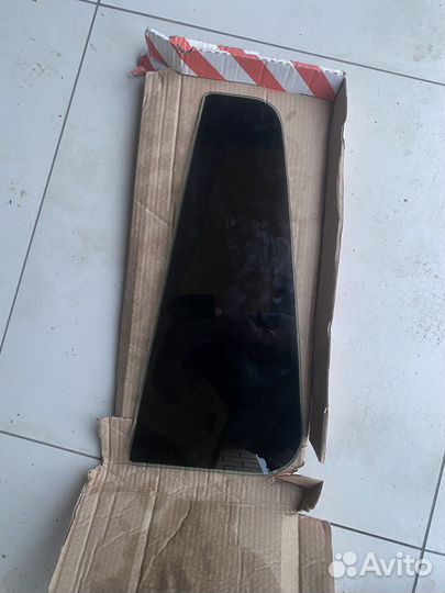 Задняя левая форточка Freelander 1