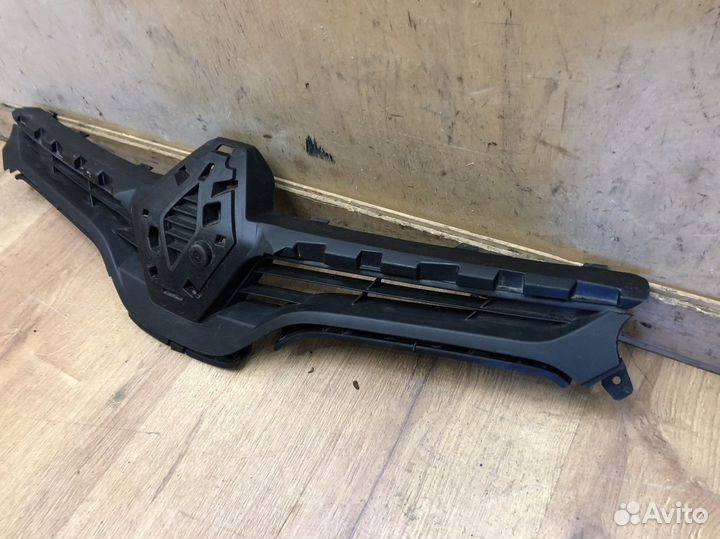 Решётка радиатора Renault Megane III 2009-2016