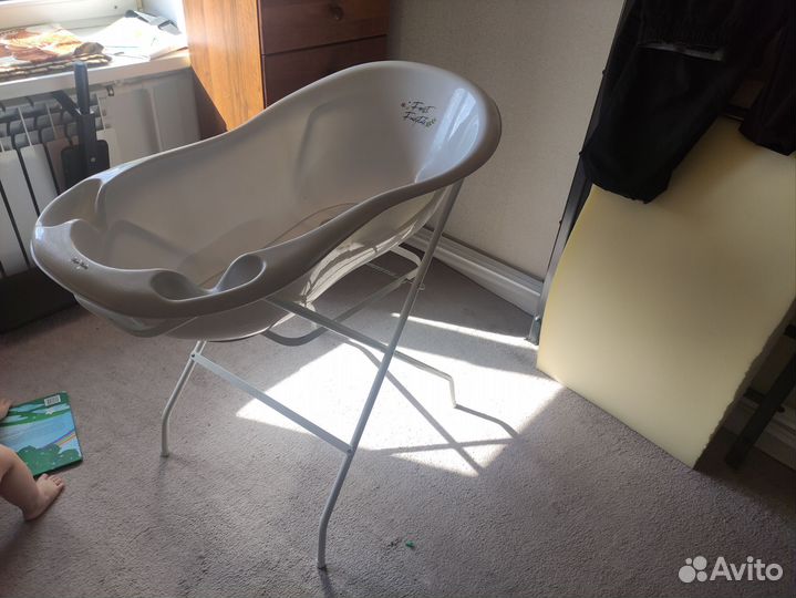 Подставка под ванну и ванна детская