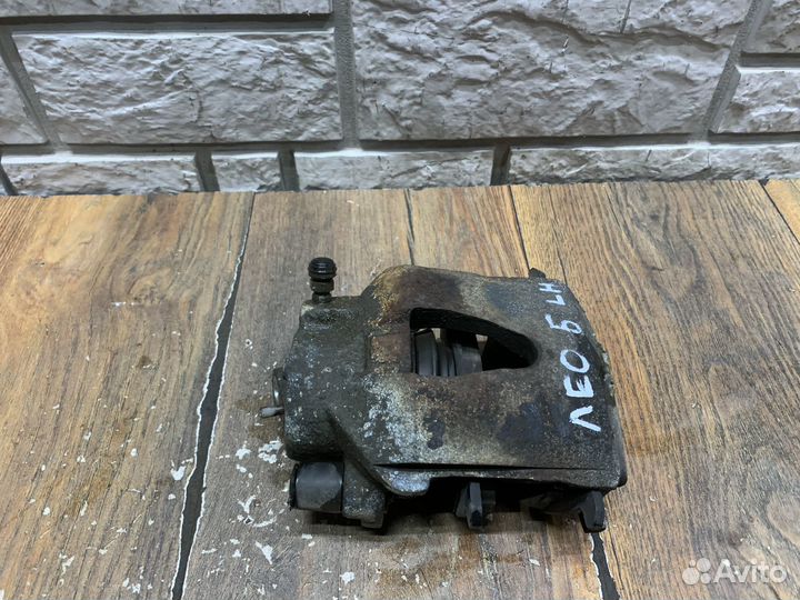 Seat Leon (1P1) Суппорт тормозной передний LH RH