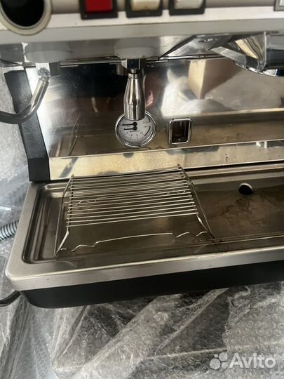 Кофемашинa Nuova Simonelli 2Gr