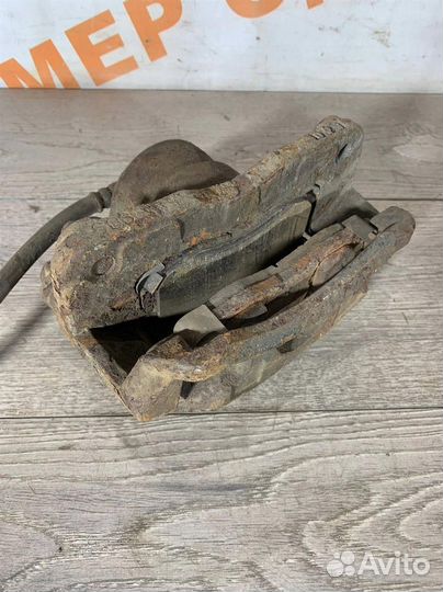 Суппорт передний левый Mitsubishi-Мицубиси Galant