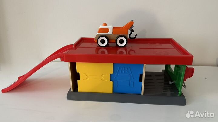 Гараж-парковка и машинка IKEA