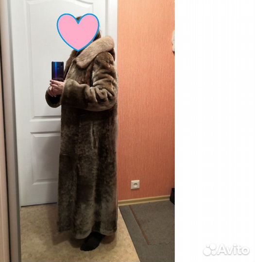 Мутоновая длинная шуба с капюшоном