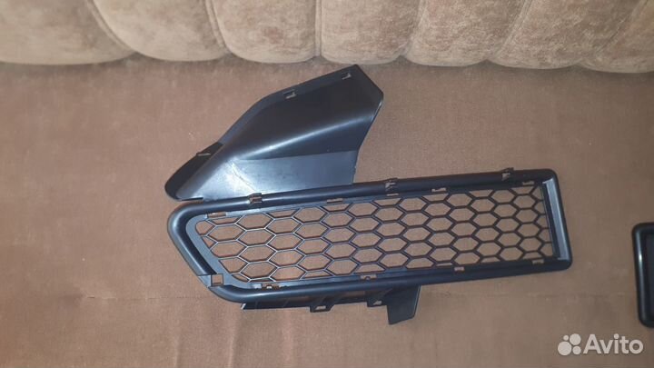 Решетка в бампер правая/левая Рено Логан Фаза1