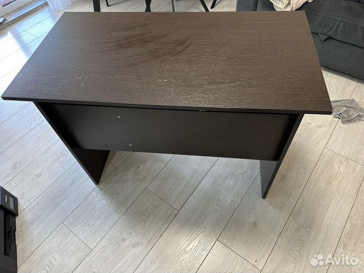 Письменный стол