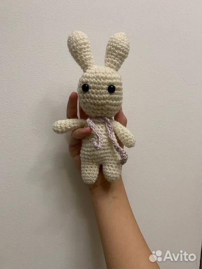 Вязаный заяц амигуруми