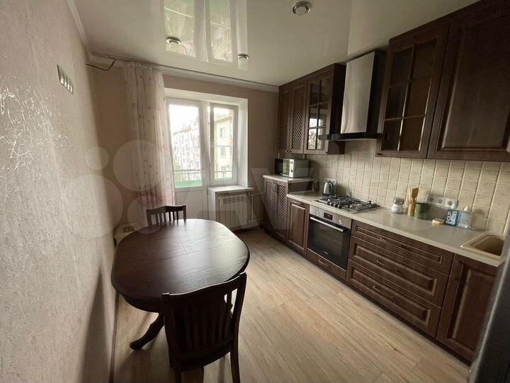 3-к. квартира, 65 м², 6/9 эт.