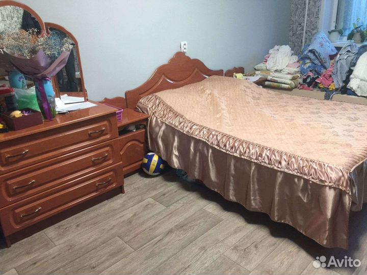 Спальный гарнитур