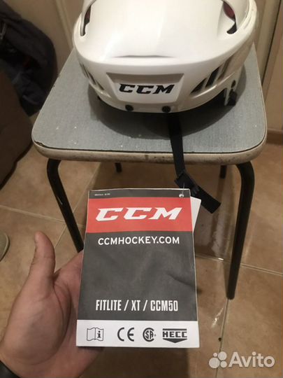 Хоккейный шлем