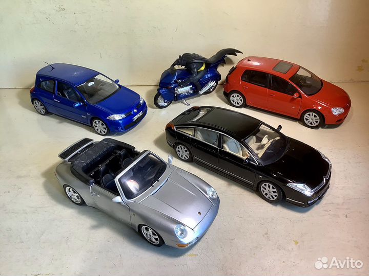 Модели Bburago, Corgi. 1/18