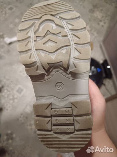 Продам детскую обувь