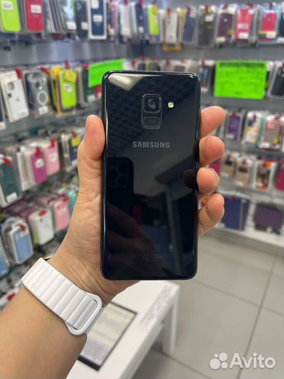 Samsung Galaxy A8 (2018), 4/32 ГБ