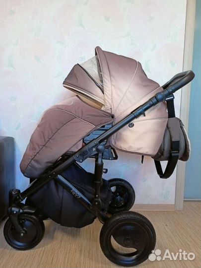 Коляска Tutis Zippy Pia 3в1